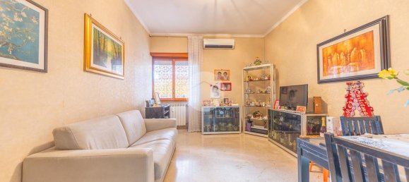 2 bedrooms Apartment in Rome, Italy No. 44877 2