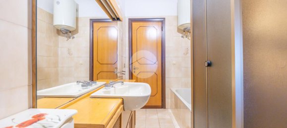 2 bedrooms Apartment in Rome, Italy No. 44877 27