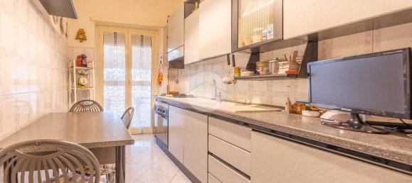 2 bedrooms Apartment in Rome, Italy No. 44877 11