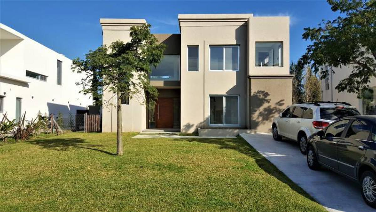 Casa T3 em Tigre, Argentina N.º 21166