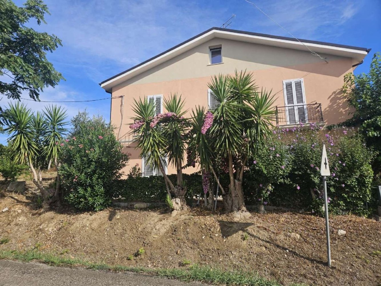 4 bedrooms House in Ortona, Italy No. 337745