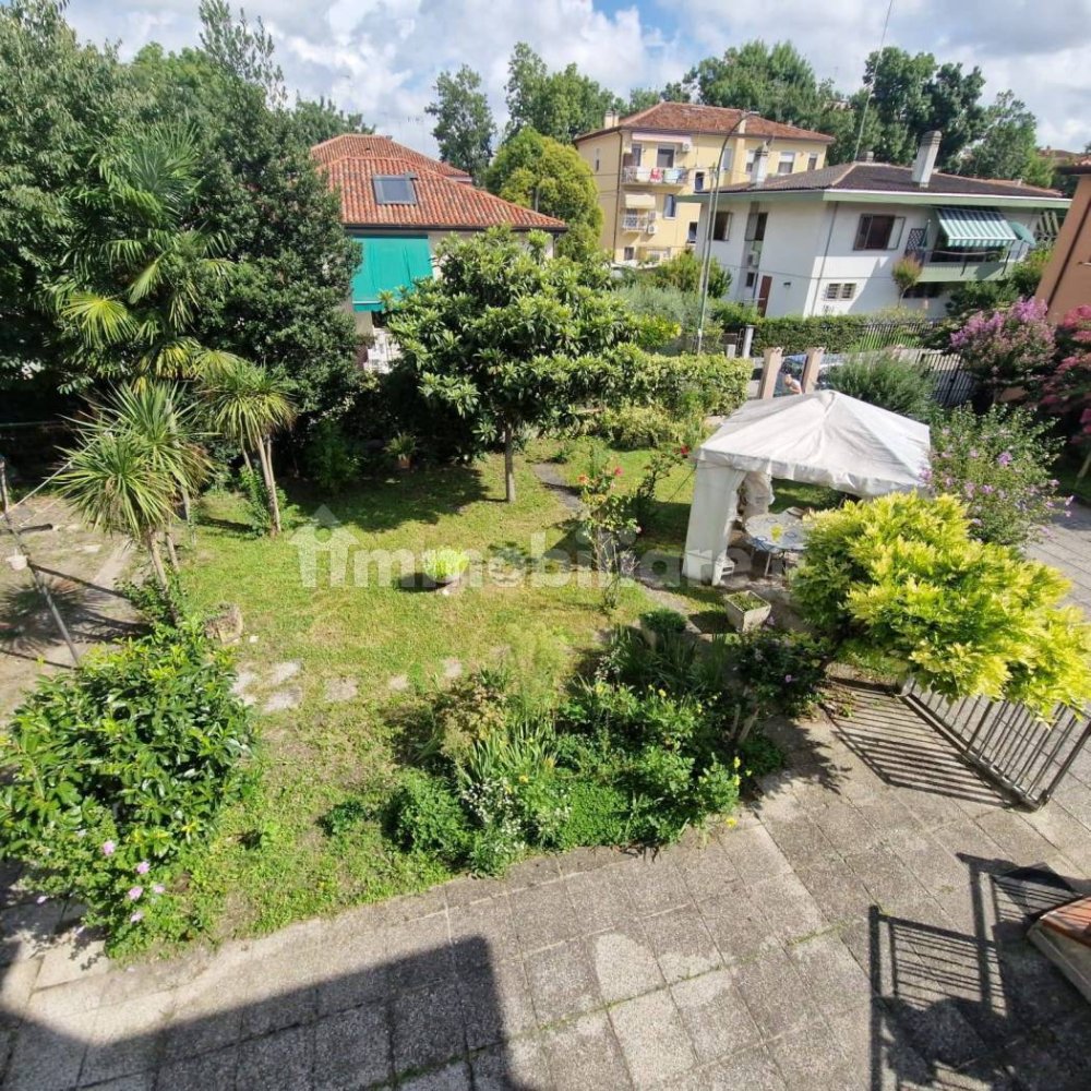 2 bedrooms Villa in Venice, Italy No. 341695