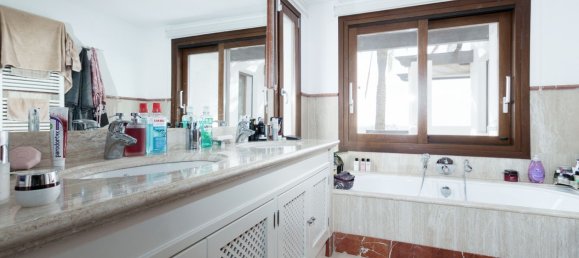 4 Schlafzimmer Stadthaus in El Paraiso, Spain, Nr. 105946 10