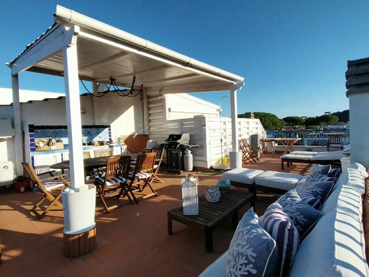 Пентхаус с 5 комнатами в Сан Феличе Чирчео, Италия № 177317