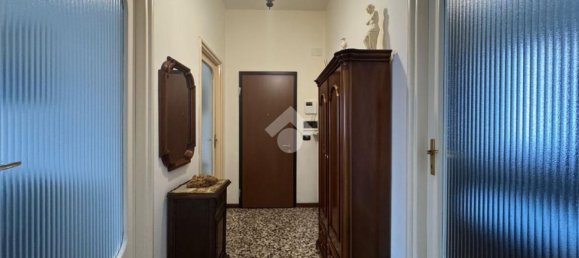 6 rooms Villa in Vercelli, Italy No. 141462 4