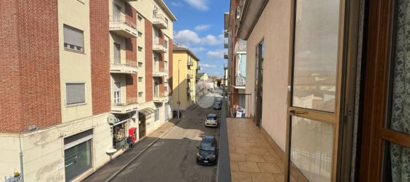 6 rooms Villa in Vercelli, Italy No. 141462 2