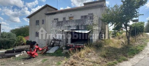 4 bedrooms House in Montemiletto, Italy No. 338827 4