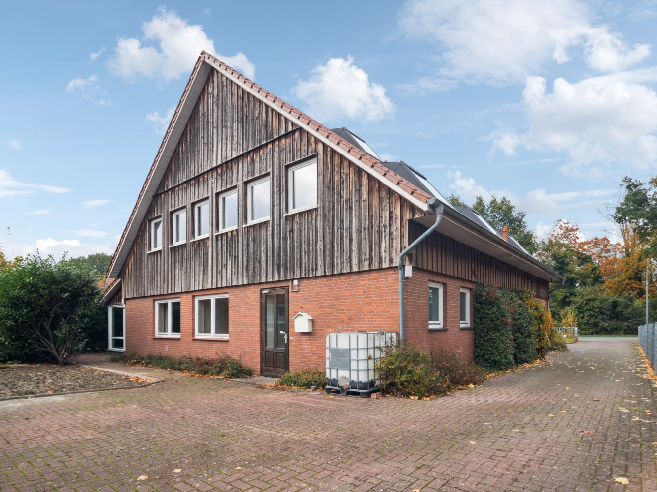 Edificio de 7 habitaciónes en Verden, Germany No. 204354
