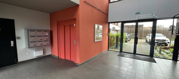 240m² Commercial property in Nord, France No. 72713 2