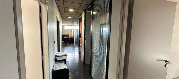 240m² Commercial property in Nord, France No. 72713 7