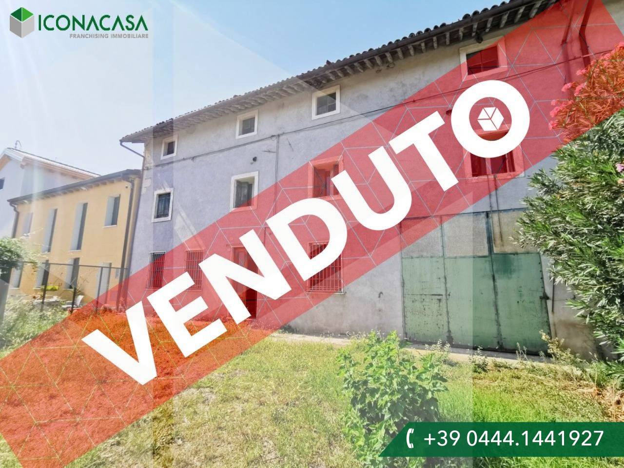 10 rooms House in Montorso Vicentino, Italy No. 18559