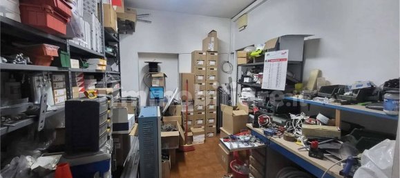 4غرفة عقار تجاري في Modena, Italy رقم 78309 3