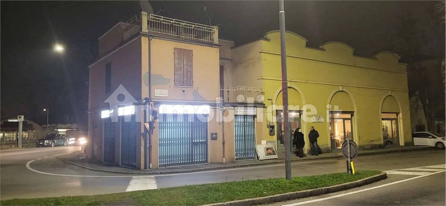 4غرفة عقار تجاري في Modena, Italy رقم 78309