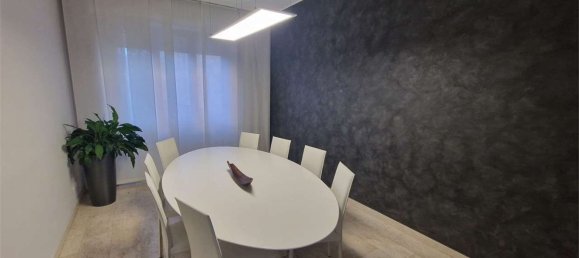 Büro in Busto Arsizio, Italy 160m², Nr. 20947 3