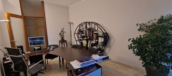 Büro in Busto Arsizio, Italy 160m², Nr. 20947 17