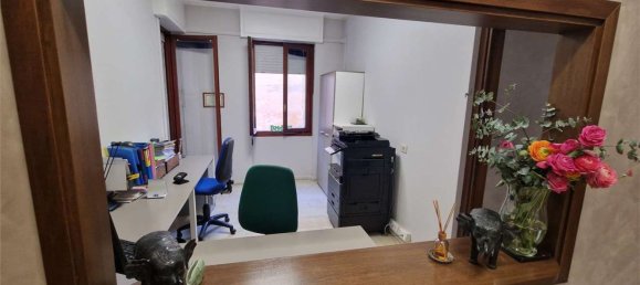 Büro in Busto Arsizio, Italy 160m², Nr. 20947 13