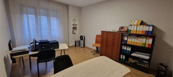 Büro in Busto Arsizio, Italy 160m², Nr. 20947 9
