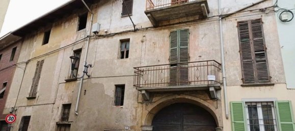 Дом с 7 комнатами в Карпиньяно Сезия, Италия № 178482 3