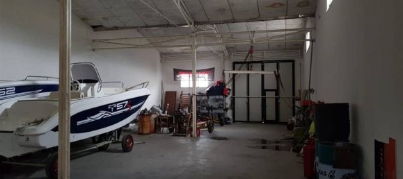 Lagerhaus in La Spezia, Italy 270m², Nr. 220064 2