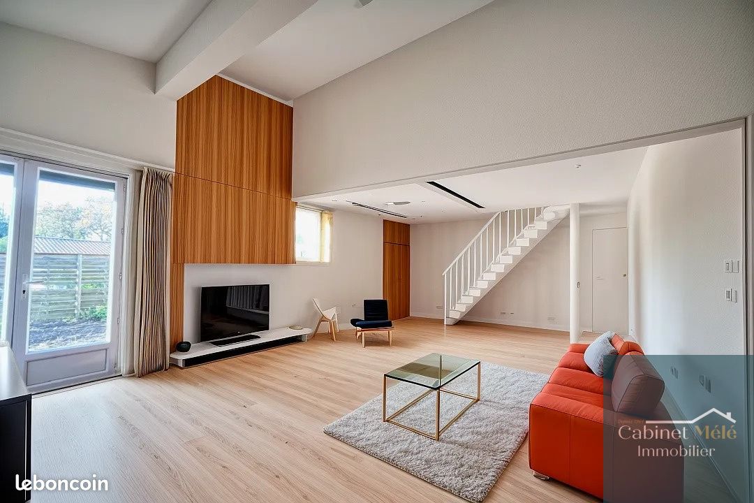 Casa de 3 dormitorios en Latresne, France No. 109647