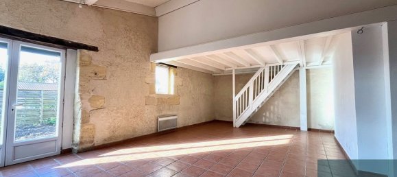 Casa de 3 dormitorios en Latresne, France No. 109647 2