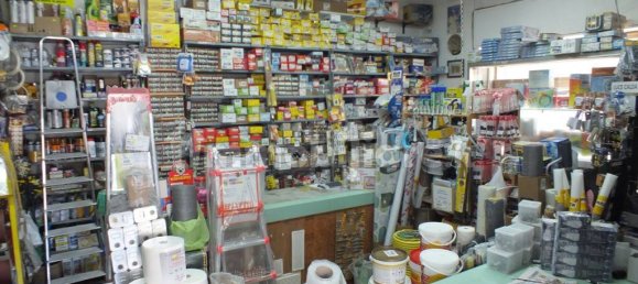 Коммерческая недвижимость с 2 комнатами в Валенцано, Италия № 231322 3