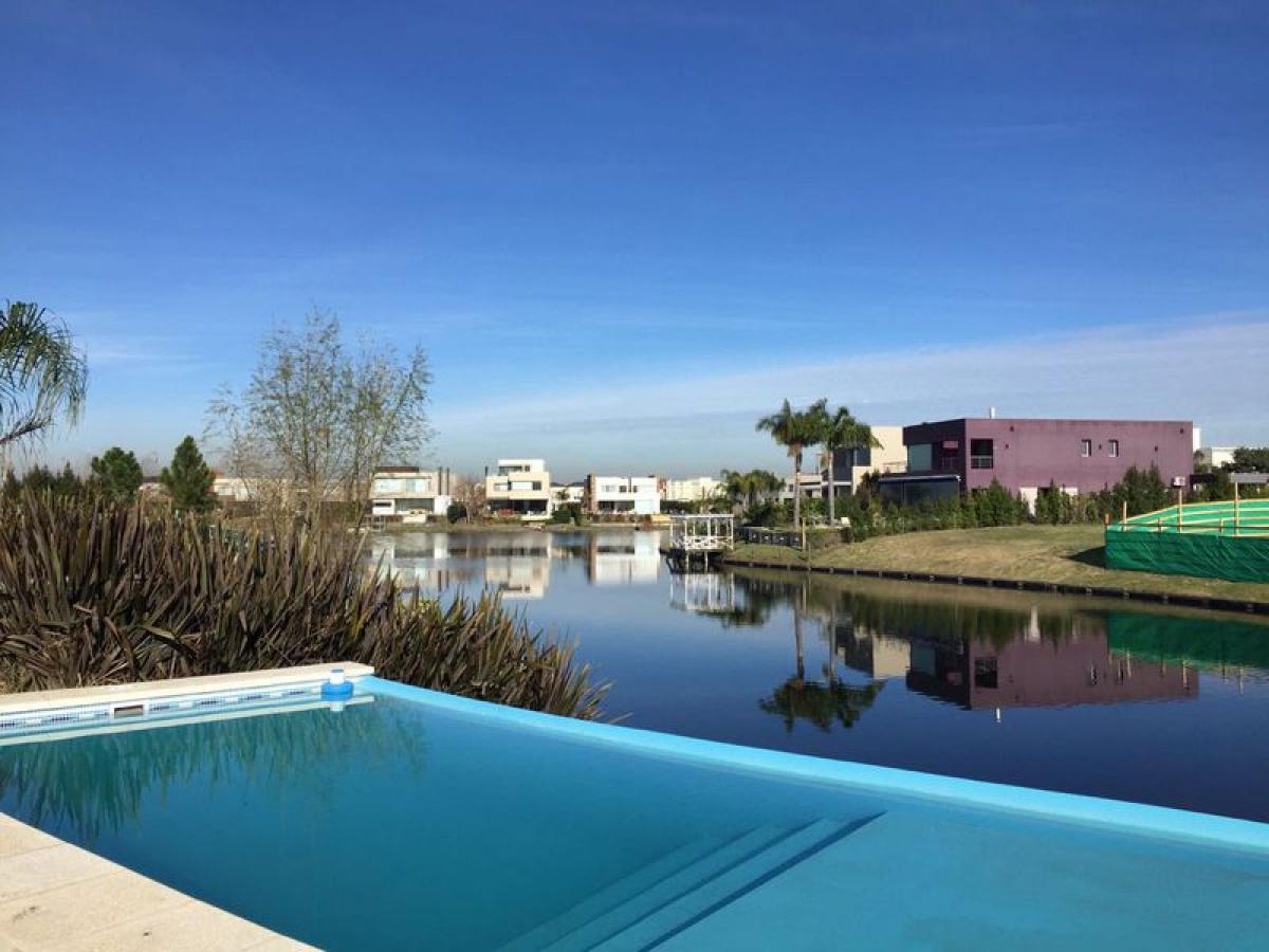 4 bedrooms House in Tigre, Argentina No. 1234