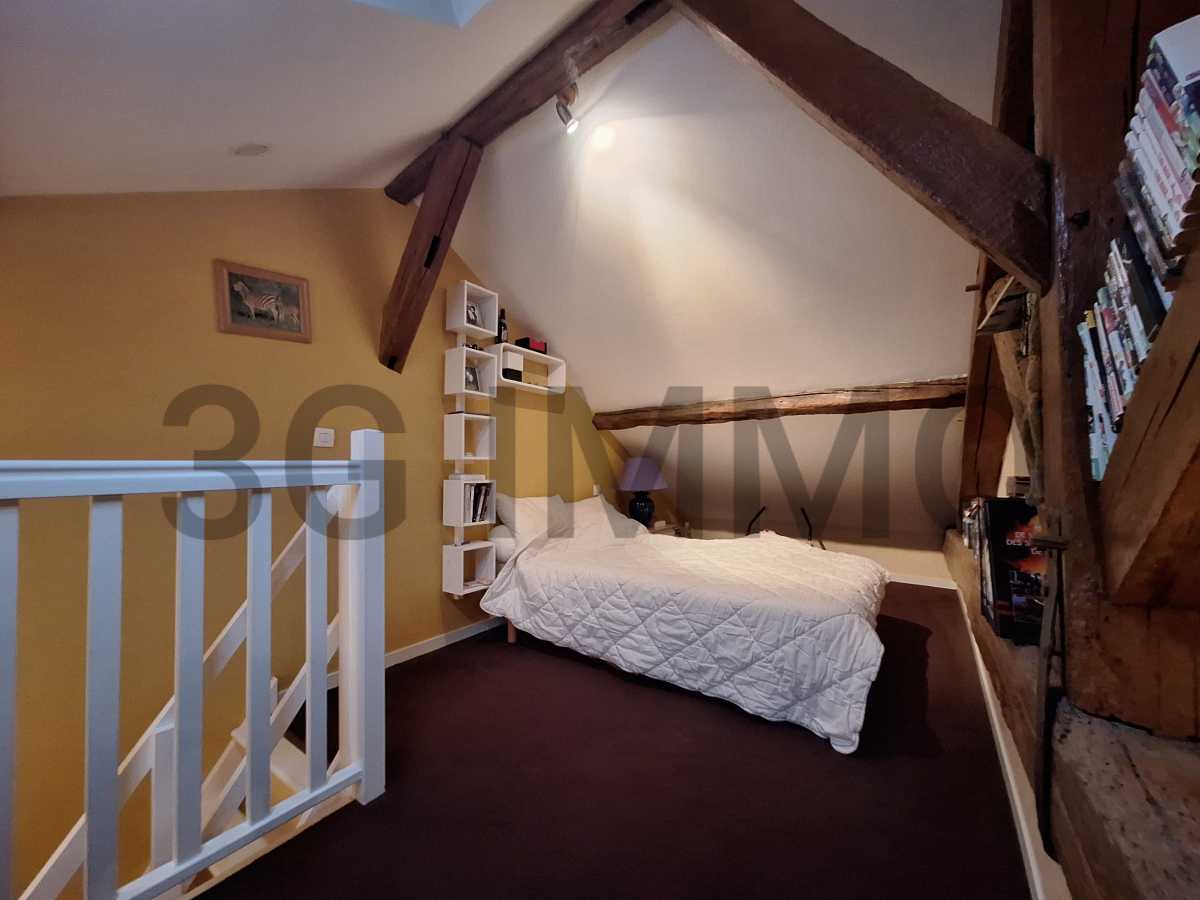 Adosado de 4 dormitorios en Loudun, France No. 201315