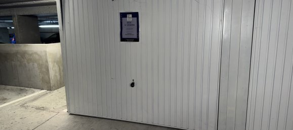 Garage in Palaiseau, France No. 123655 5