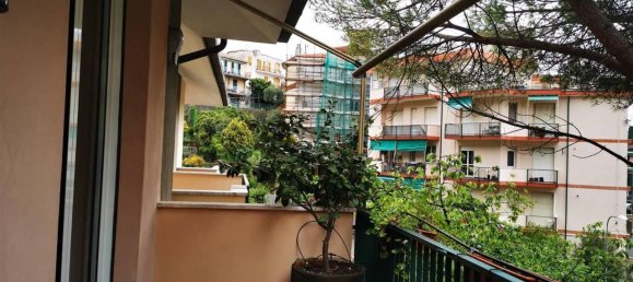 4 rooms Apartment in Varazze, Italy No. 92187 2