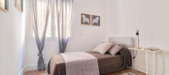 Apartamento de 4 dormitorios en Málaga, Spain No. 50304 16