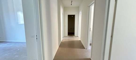 4 rooms Apartment in Messina, Italy No. 151185 3