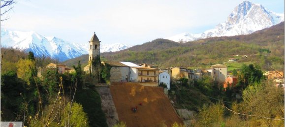 3 rooms House in Tossicia, Italy No. 139140 20