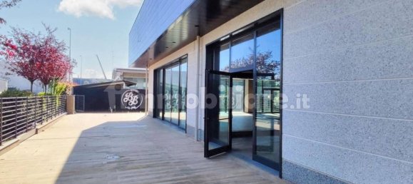 529m² Commercial property in Verano Brianza, Italy No. 311157 11