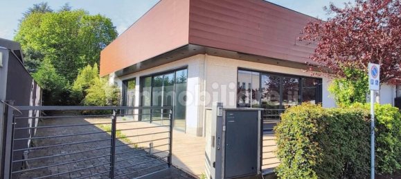 529m² Commercial property in Verano Brianza, Italy No. 311157 13