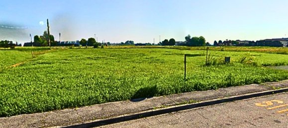 3500m² Land in Cento, Italy No. 185928 4