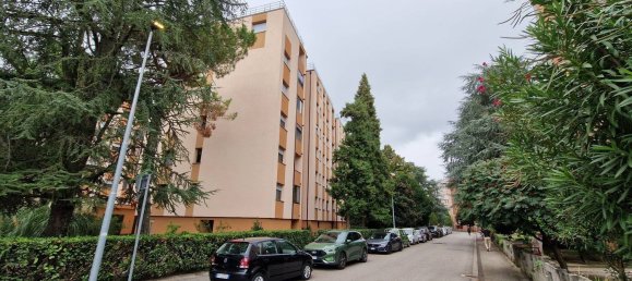 Квартира с 4 спальнями в Феррара, Италия № 379633 3