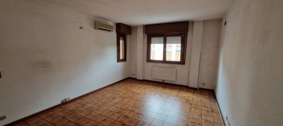 Квартира с 4 спальнями в Феррара, Италия № 379633 14