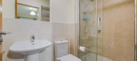 3 bedrooms Commercial property in Epsom, United Kingdom No. 9682 12