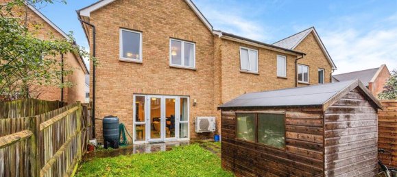 3 bedrooms Commercial property in Epsom, United Kingdom No. 9682 2