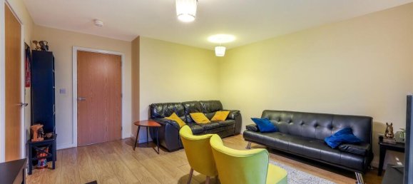 3 bedrooms Commercial property in Epsom, United Kingdom No. 9682 5