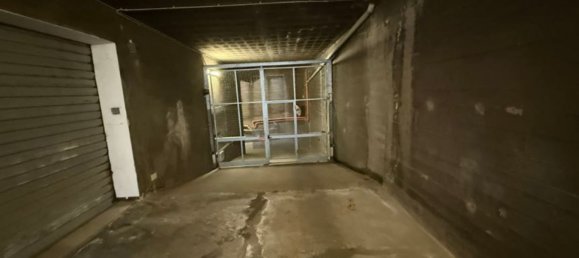 24m² Garage in Bologna, Italy No. 324548 3