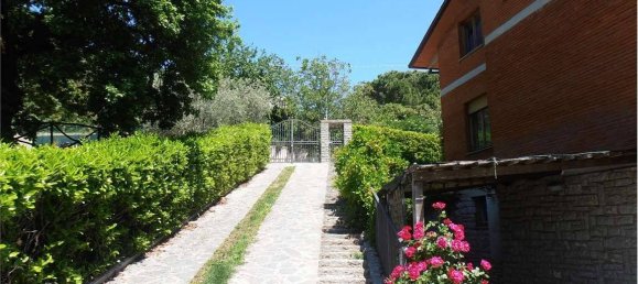 6 غرف نوم فيلا في Perugia, Italy رقم 80992 3