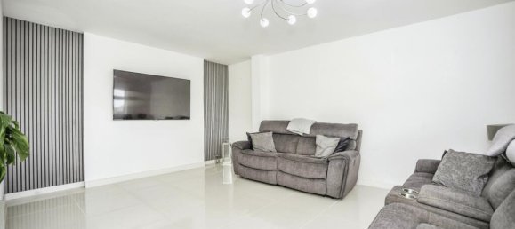 6 bedrooms House in Gillingham, United Kingdom No. 10419 13