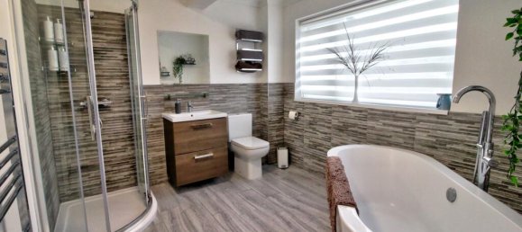 6 bedrooms House in Gillingham, United Kingdom No. 10419 21