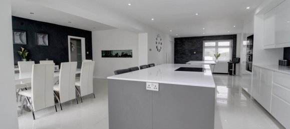 6 bedrooms House in Gillingham, United Kingdom No. 10419 14