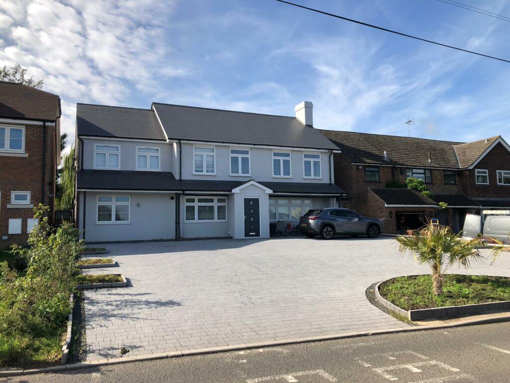 6 bedrooms House in Gillingham, United Kingdom No. 10419