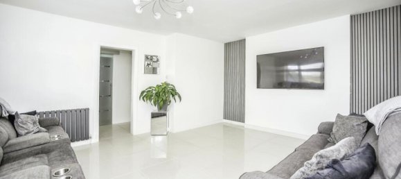 6 bedrooms House in Gillingham, United Kingdom No. 10419 5