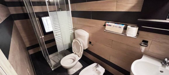 1 chambre Appartement à Modena, Italy No. 348647 3