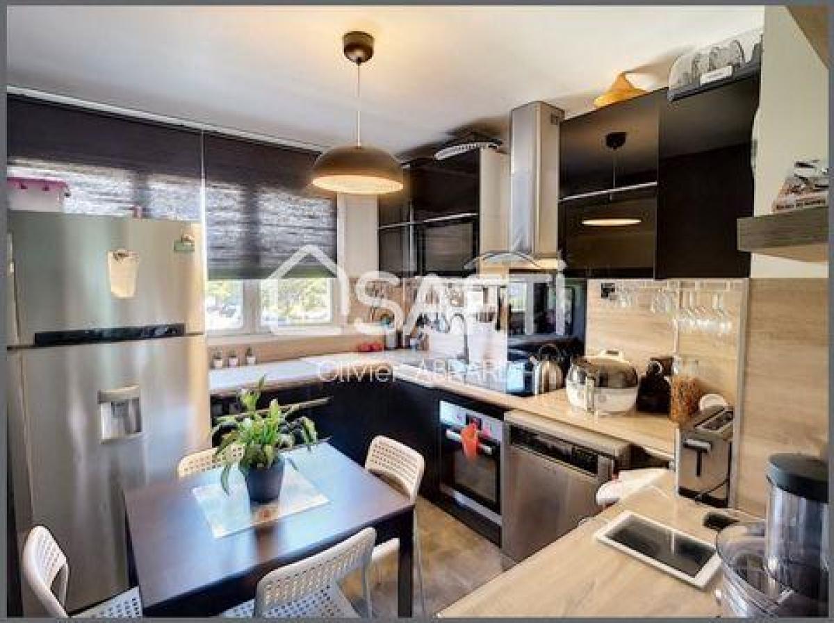 3 bedrooms Apartment in Saint-Herblain, France No. 33264